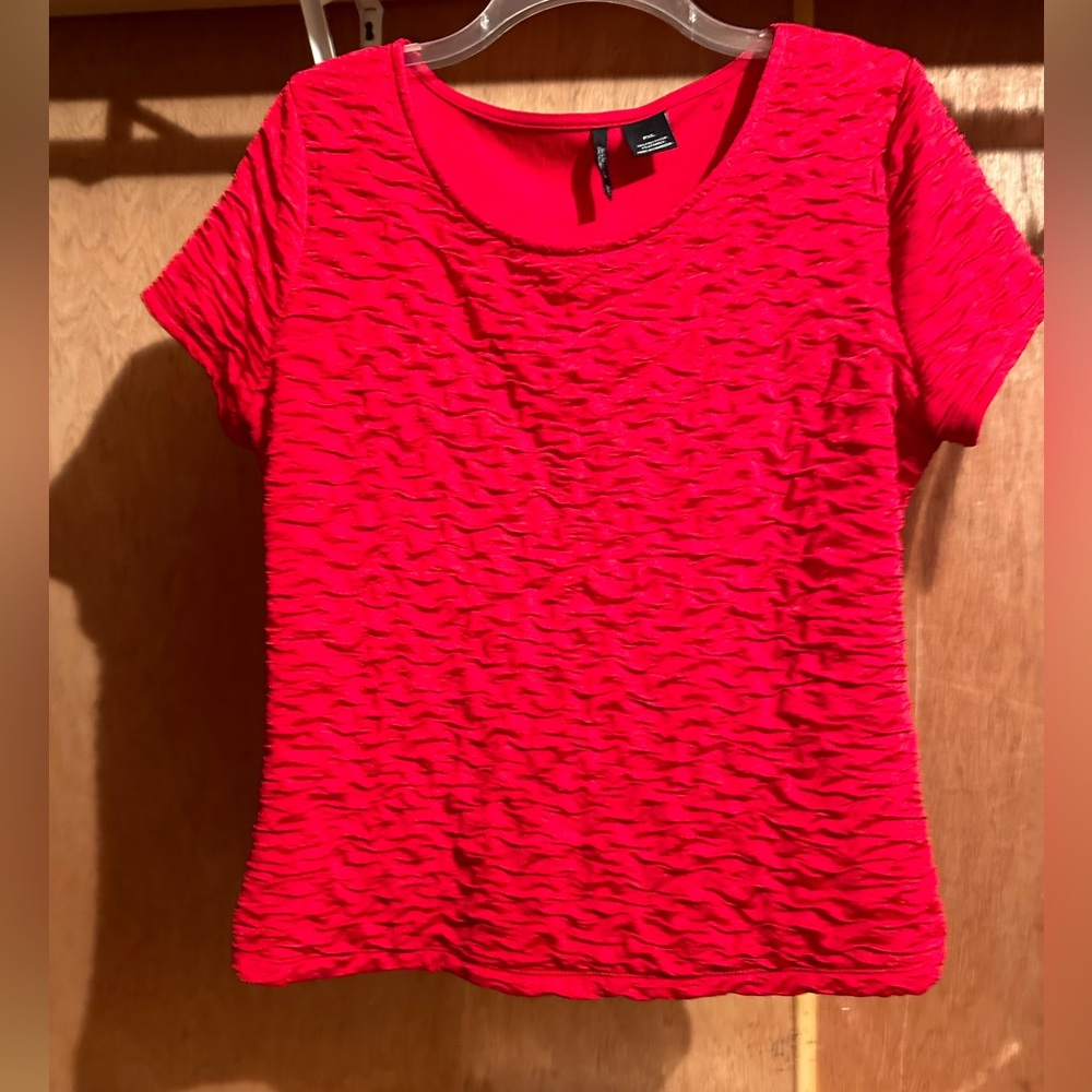 New Directions women's red blouse. Petite XL. Valentines or Christmas color